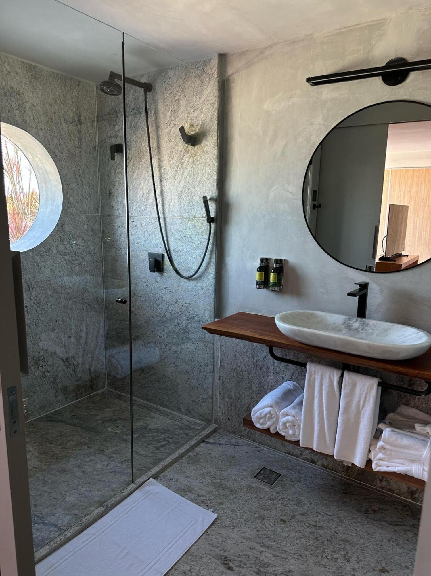 Duke Beach Hotel ماريسياز المظهر الخارجي الصورة